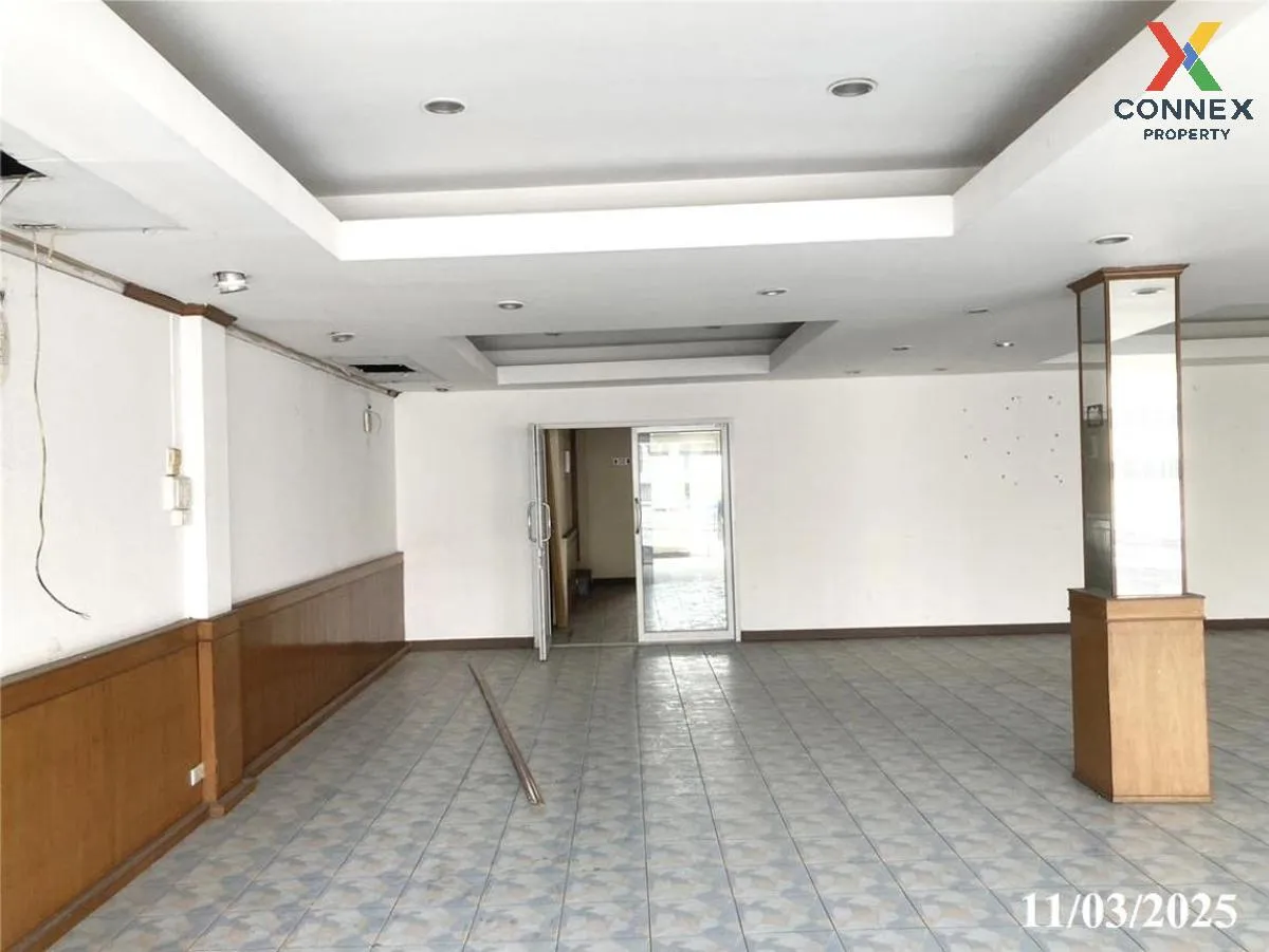 For Sale 4 - storey commercial building area 936 square meters Pa For Sale 4 - storey commercial building area 936 square meters Pa