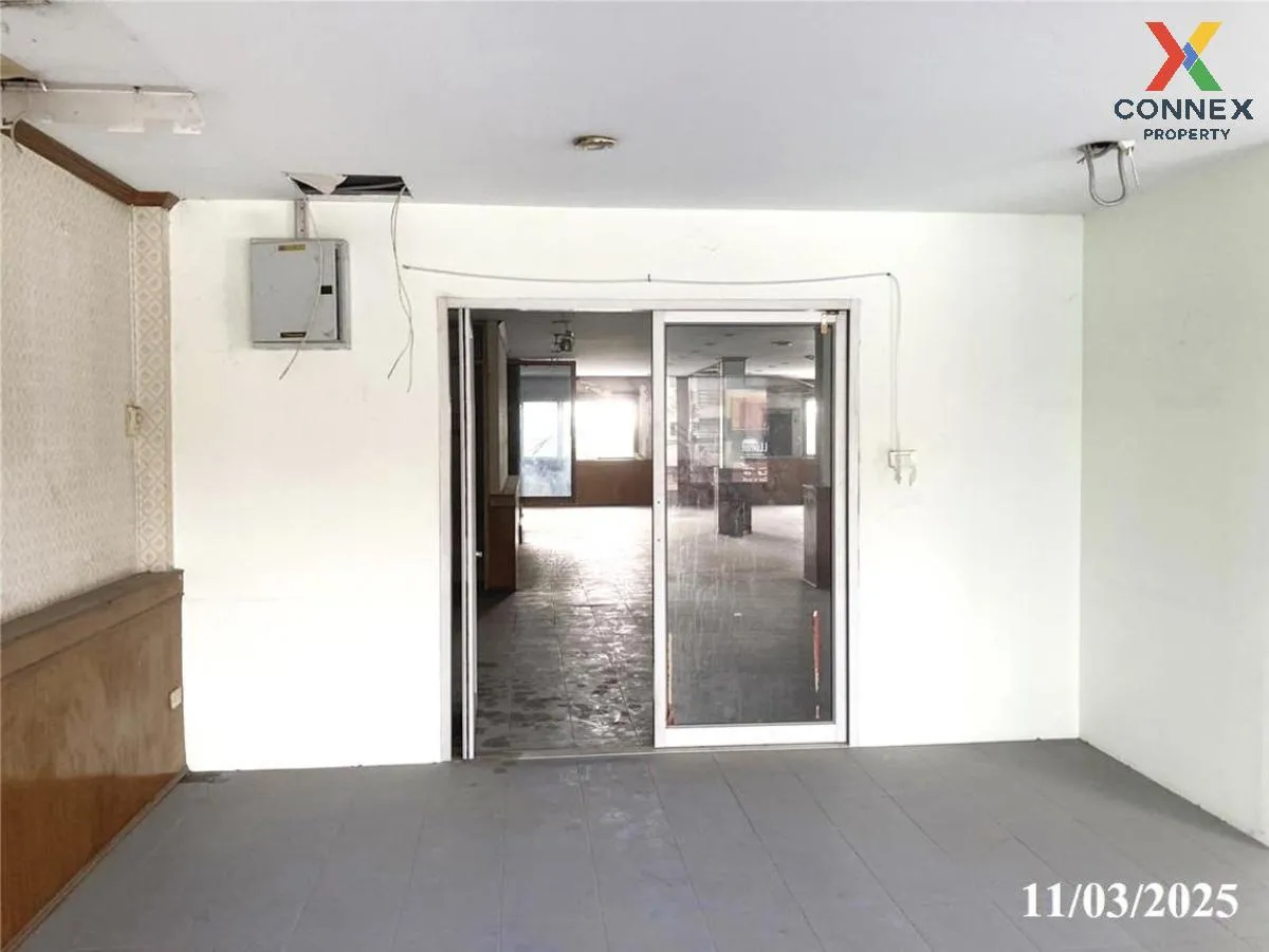 For Sale 4 - storey commercial building area 936 square meters Pa For Sale 4 - storey commercial building area 936 square meters Pa