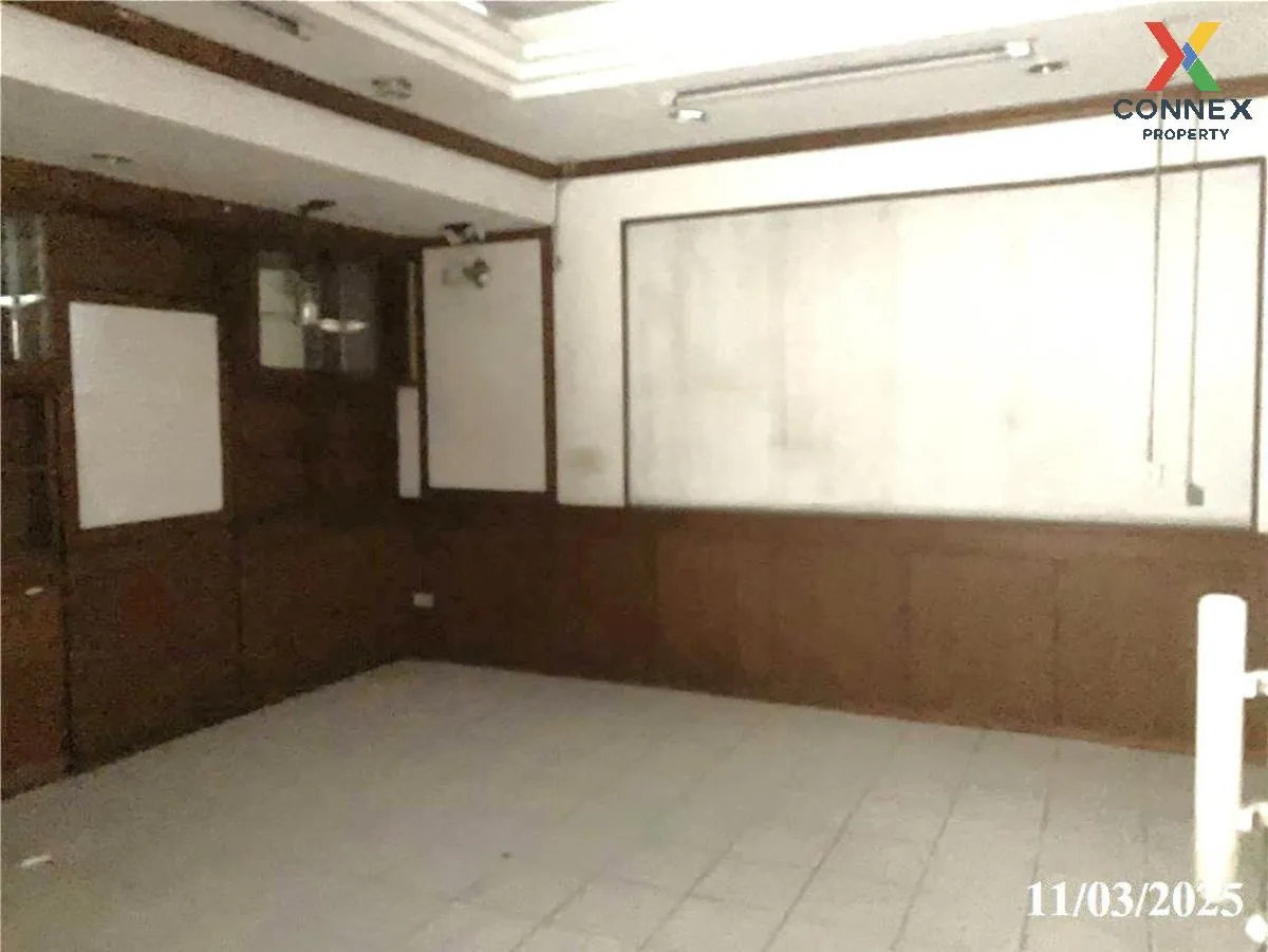 For Sale 4 - storey commercial building area 936 square meters Pa For Sale 4 - storey commercial building area 936 square meters Pa