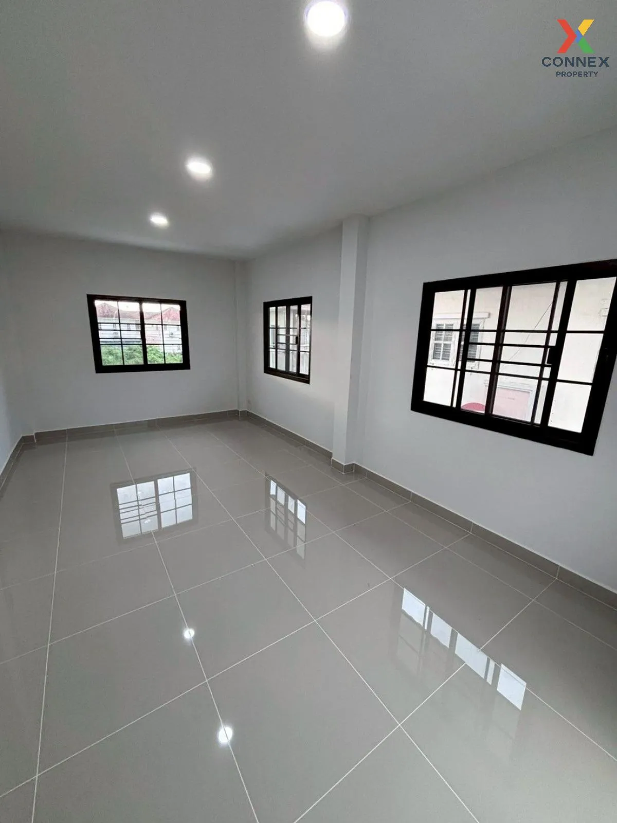 ขายบ้าน  บ้าน บุรีรมย์ รังสิต คลอง4 หน้ากว้าง รีโนเวทใหม่ ลาดสวาย