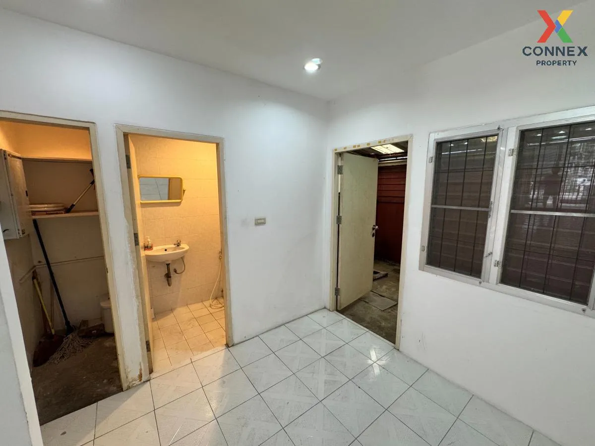 For Rent Townhouse/Townhome  , Sriwara Town in Town , Phlapphla , 4