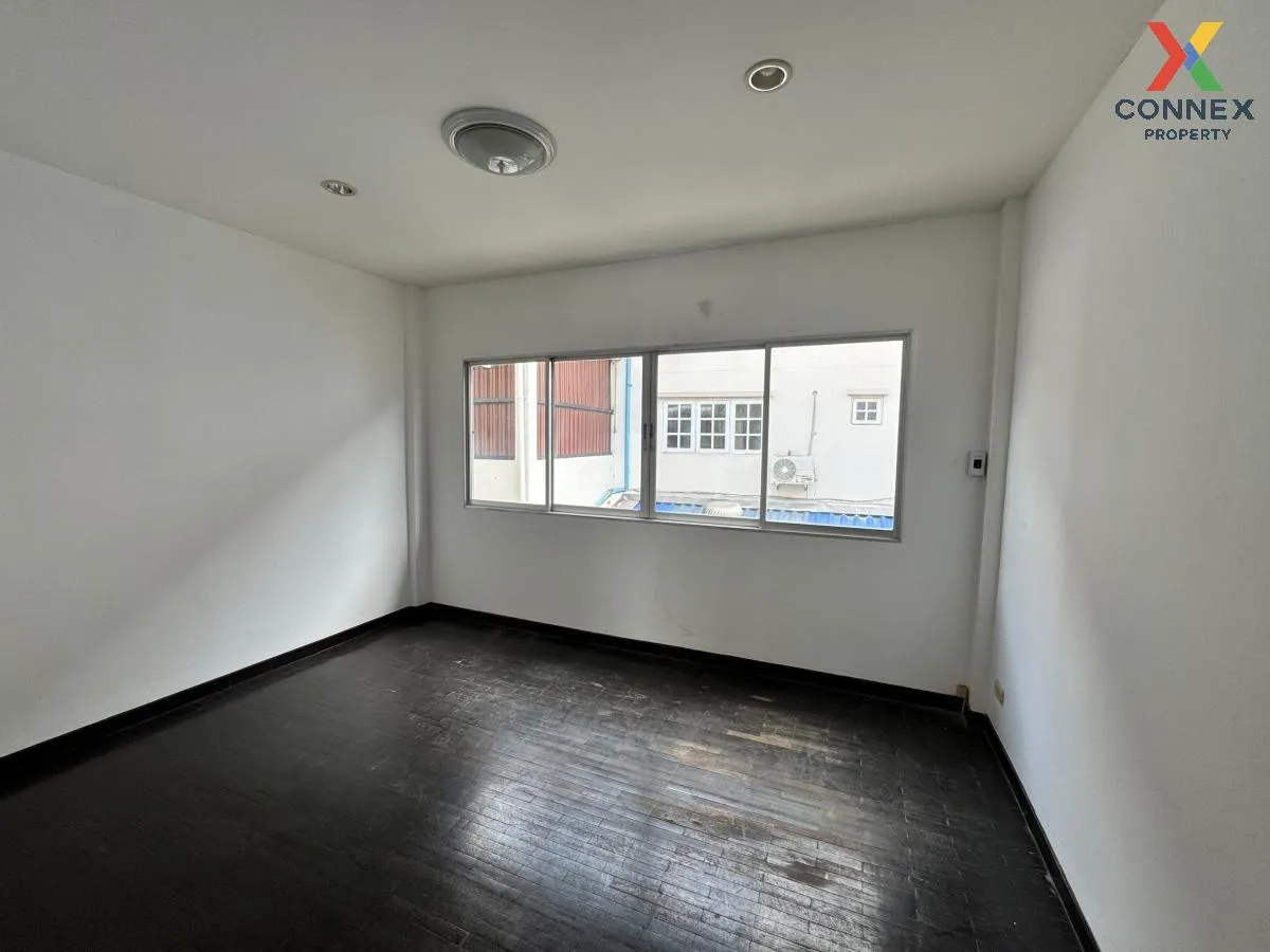 For Rent Townhouse/Townhome  , Sriwara Town in Town , Phlapphla ,