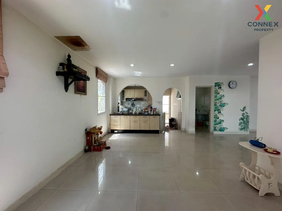 For Sale House , Baan Poonsuk Suvarnabhumi , wide frontage , Bang