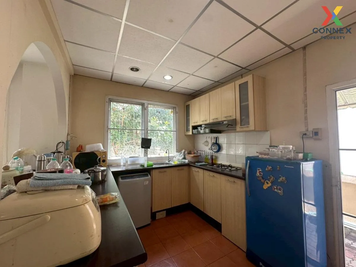 For Sale House , Baan Poonsuk Suvarnabhumi , wide frontage , Bang