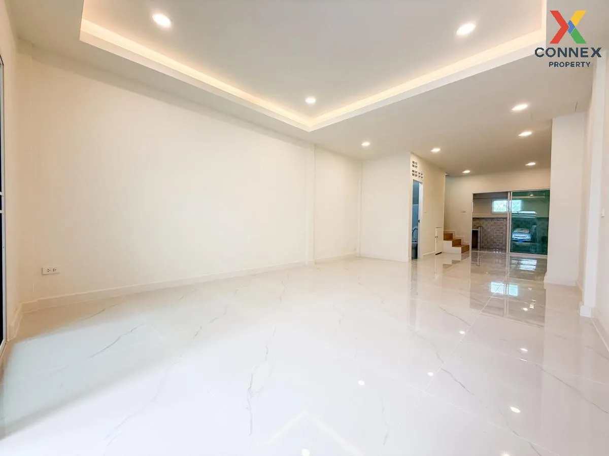 ขายทาวน์เฮ้าส์/ทาวน์โฮม  ช. รุ่งเรือง 6 รีโนเวทใหม่ บางรักพัฒนา บ 3