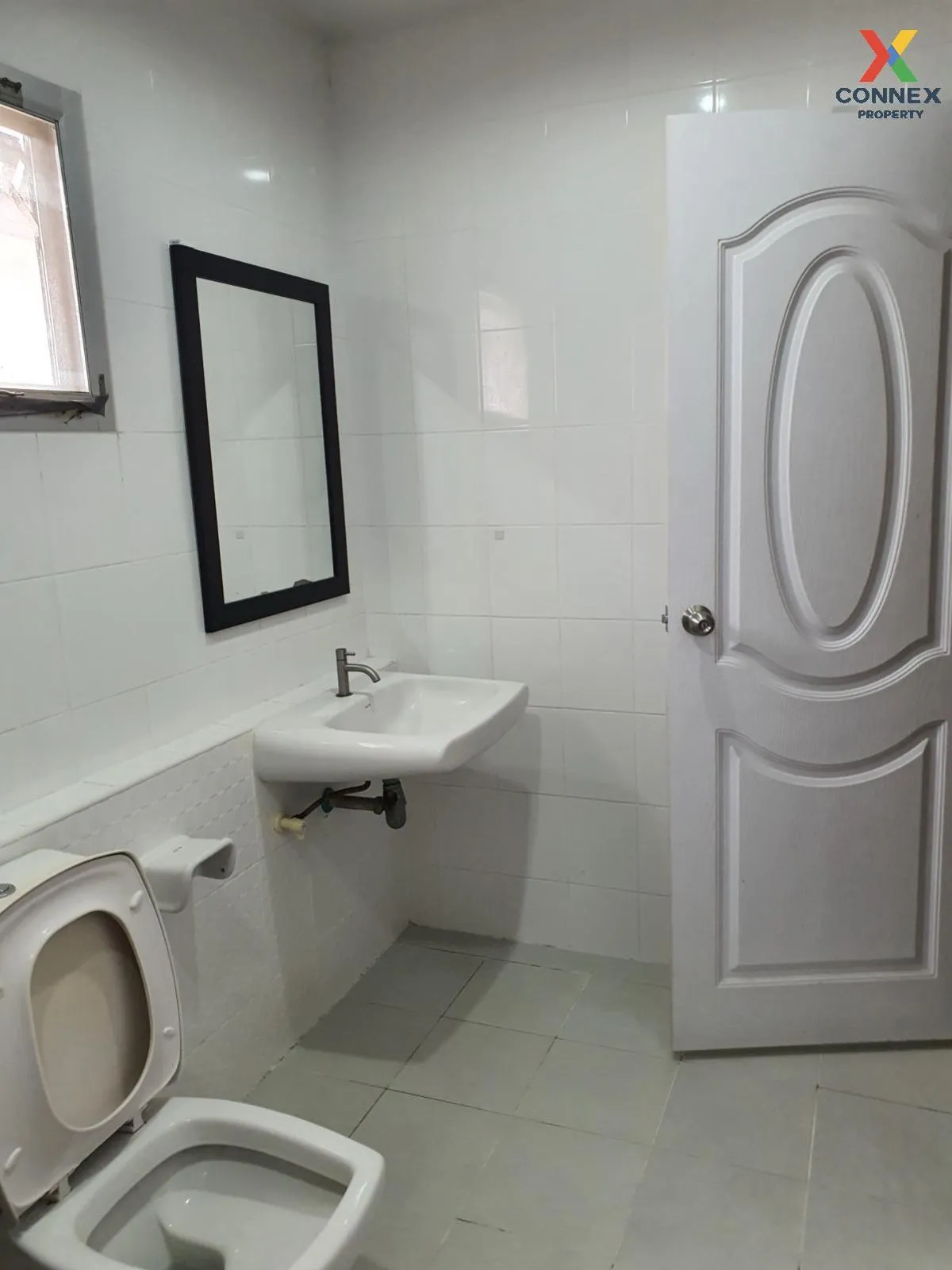 For Sale Townhouse/Townhome  , D Bangtorad Rama2 , wide frontage 