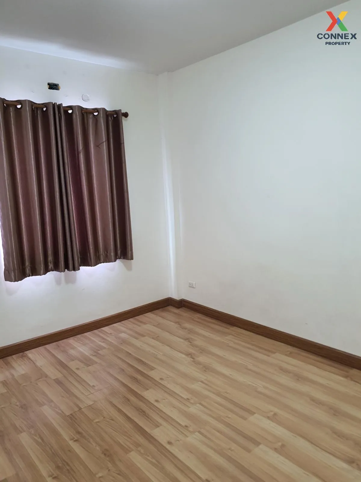 For Sale Townhouse/Townhome  , D Bangtorad Rama2 , wide frontage 