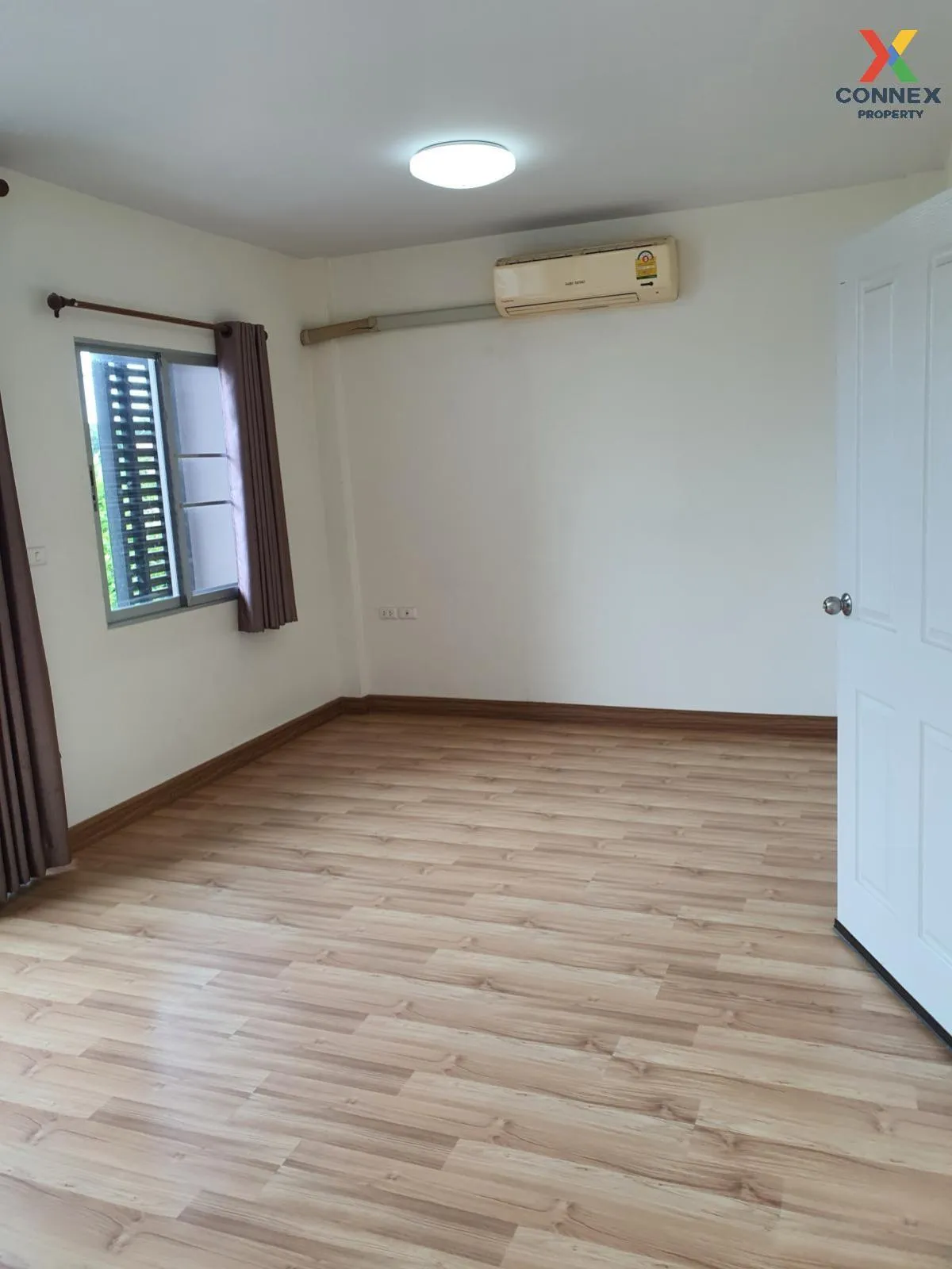 For Sale Townhouse/Townhome  , D Bangtorad Rama2 , wide frontage 