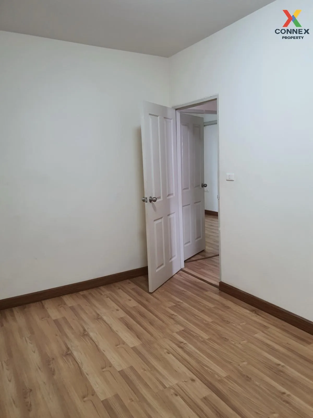 For Sale Townhouse/Townhome  , D Bangtorad Rama2 , wide frontage 