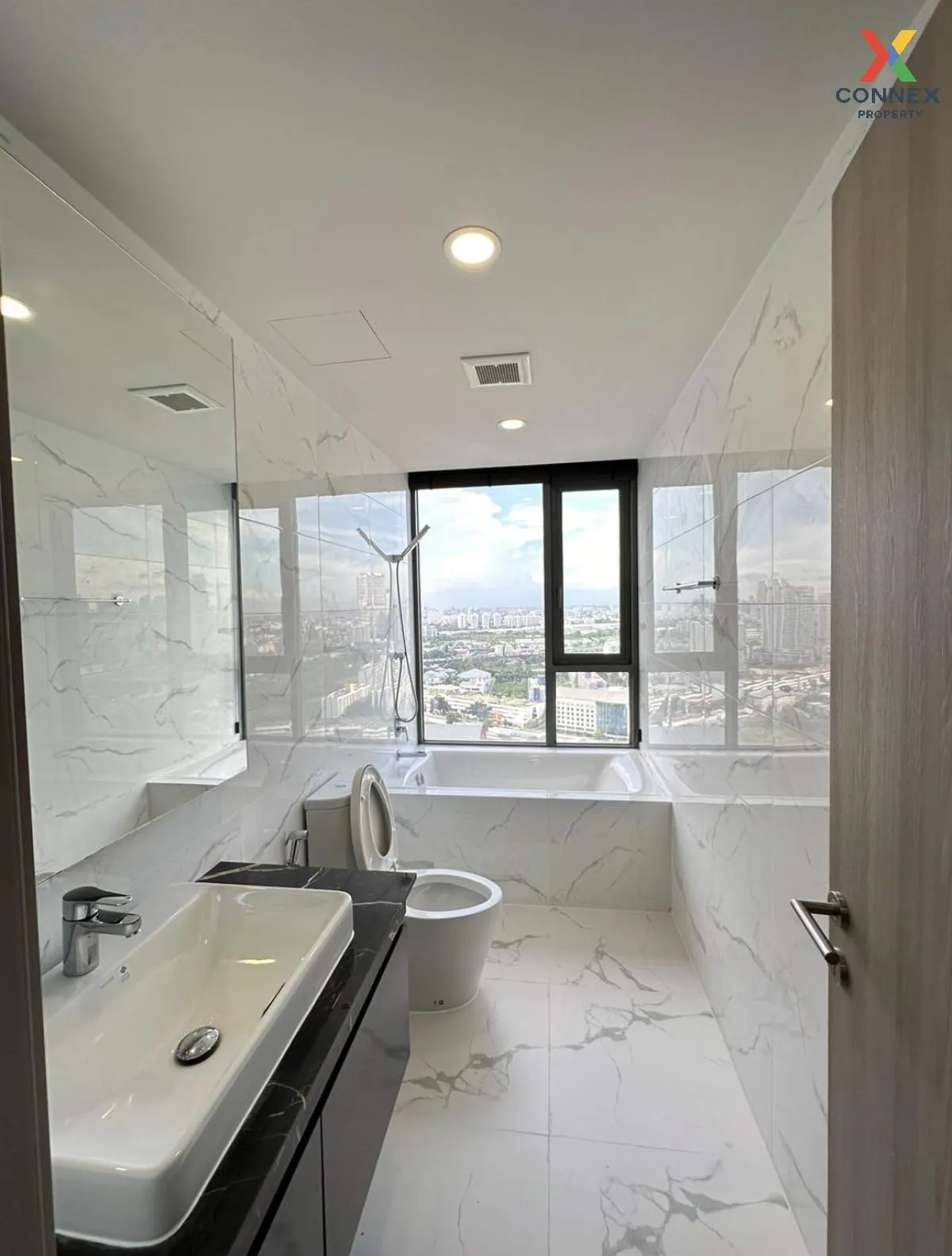 เช่าคอนโด  คลาวด์ ทองหล่อ-เพชรบุรี MRT-เพชรบุรี บางกะปิ เขต ห้วยข