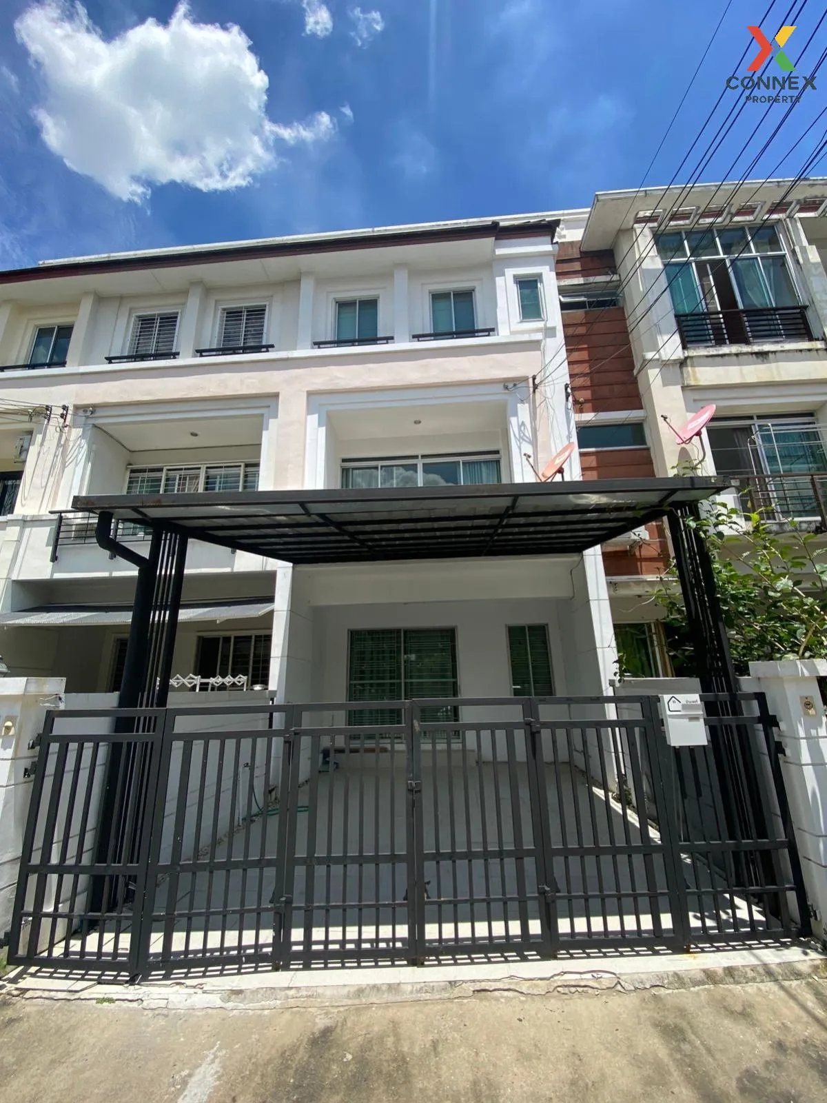 For Rent Townhouse/Townhome  , Baan Klang Muang The Royal Monaco  1