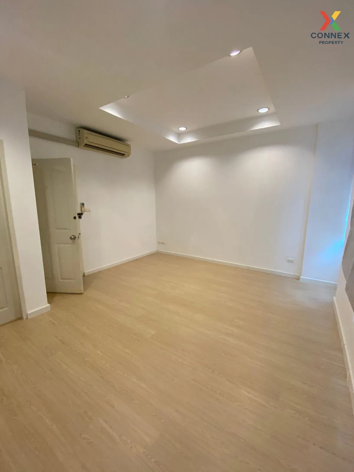 For Rent Townhouse/Townhome  , Baan Klang Muang The Royal Monaco 