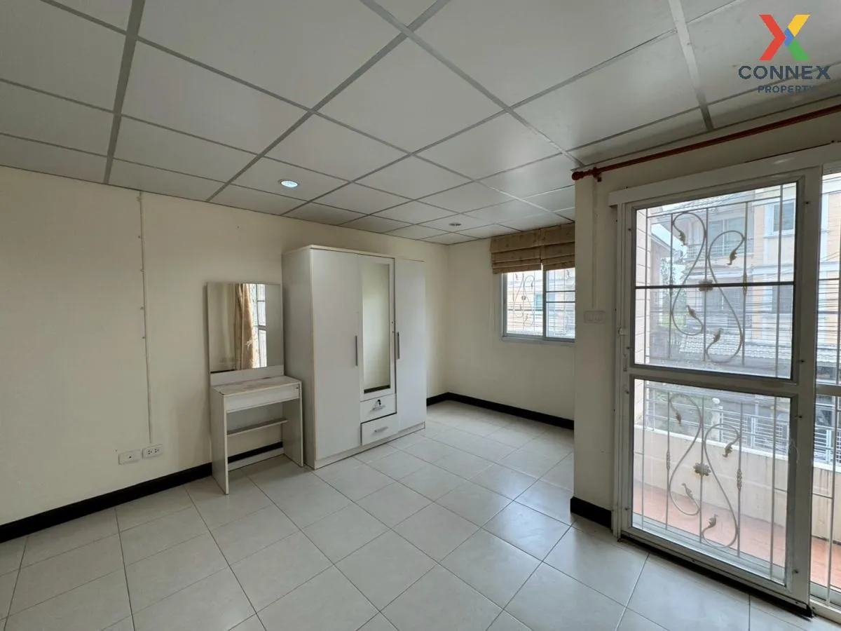 For Sale House , Baan Imumporn Pinklao - Thaweewatthana , Salatha