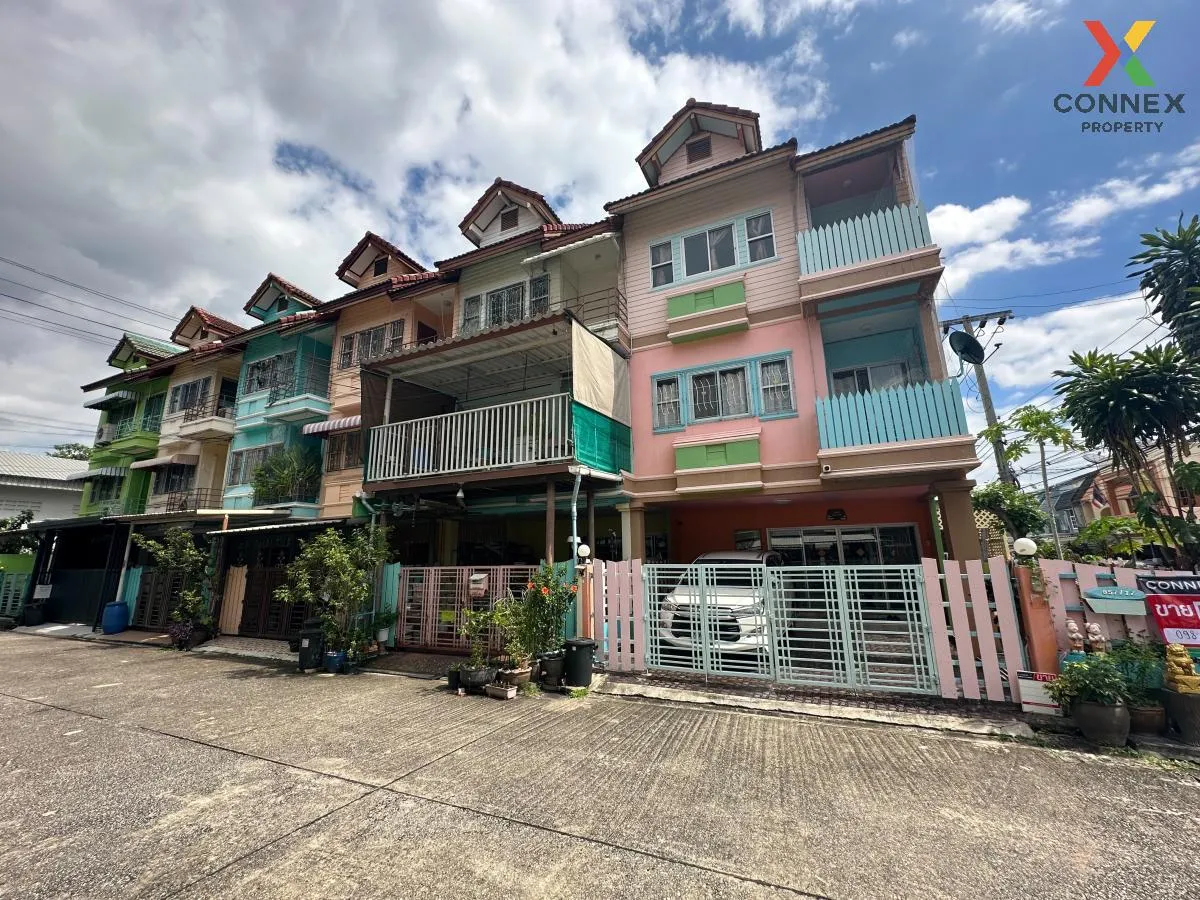 For Sale Townhouse  , Baan Natthamon Punnawithi 45 , Phra Khanong 2