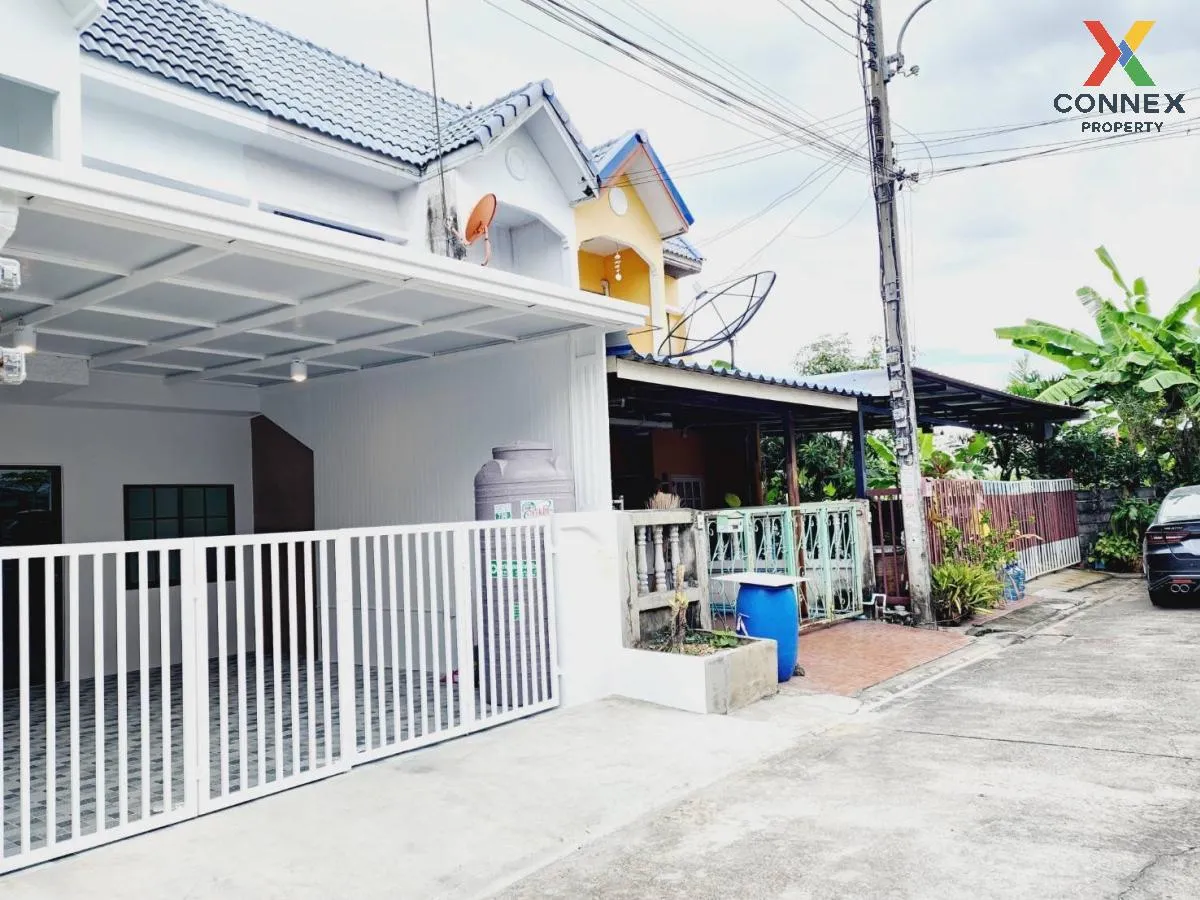 For Sale Townhouse/Townhome  , Baan Yu Charoen 3 , newly renovate For Sale Townhouse/Townhome  , Baan Yu Charoen 3 , newly renovate 2
