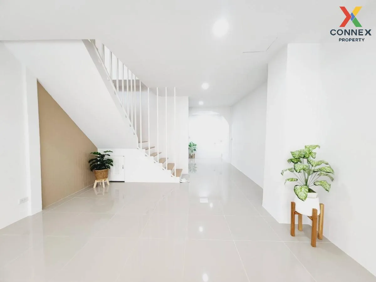 For Sale Townhouse/Townhome  , Baan Yu Charoen 3 , newly renovate For Sale Townhouse/Townhome  , Baan Yu Charoen 3 , newly renovate