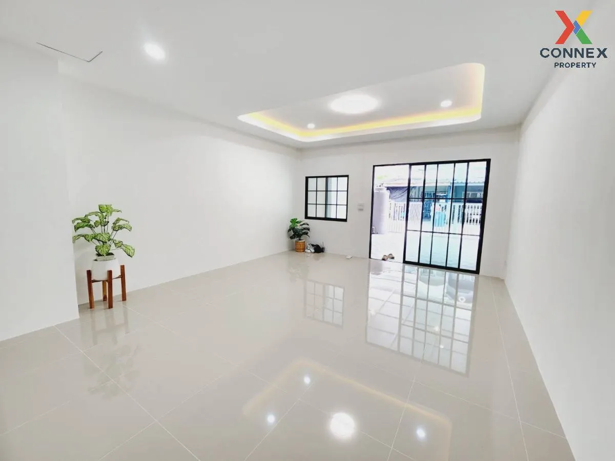 For Sale Townhouse/Townhome  , Baan Yu Charoen 3 , newly renovate For Sale Townhouse/Townhome  , Baan Yu Charoen 3 , newly renovate