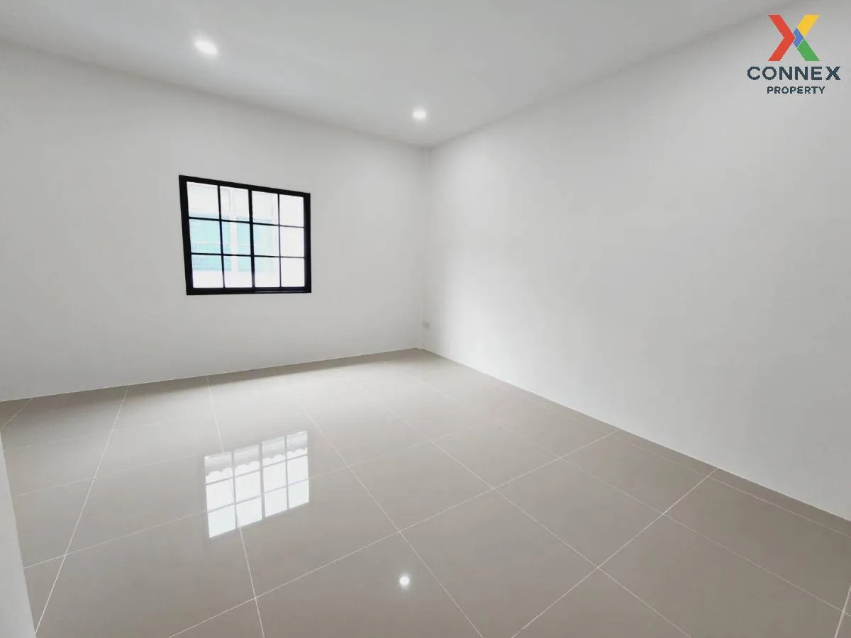 For Sale Townhouse/Townhome  , Baan Yu Charoen 3 , newly renovate For Sale Townhouse/Townhome  , Baan Yu Charoen 3 , newly renovate