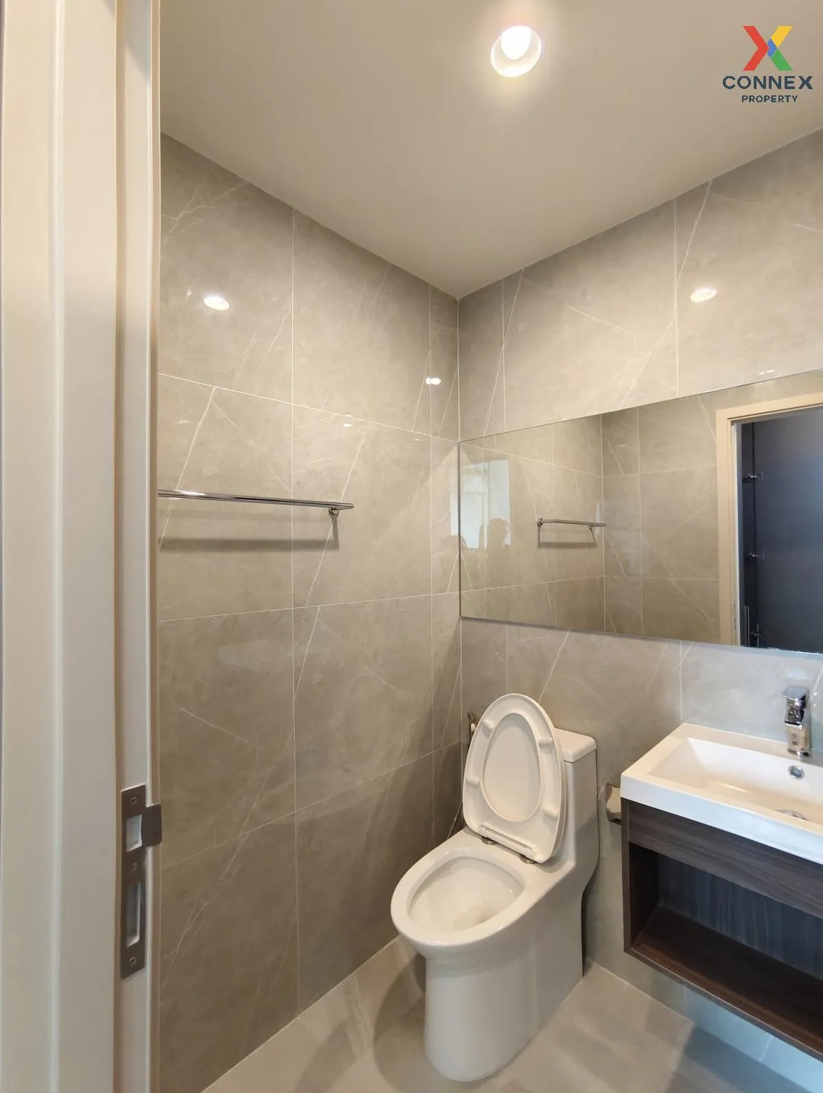 เช่าคอนโด  นิว ดิสทริค อาร์ 9 MRT-พระราม 9 ห้วยขวาง เขต ห้วยขวาง 