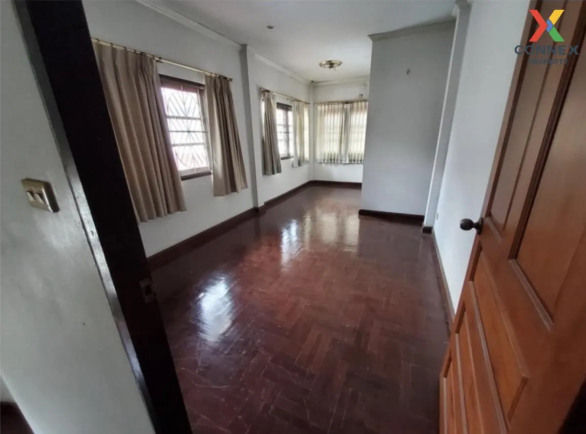 For Sale House , Yingruay Niwet Chaengwattana - Prachachuen , Ban