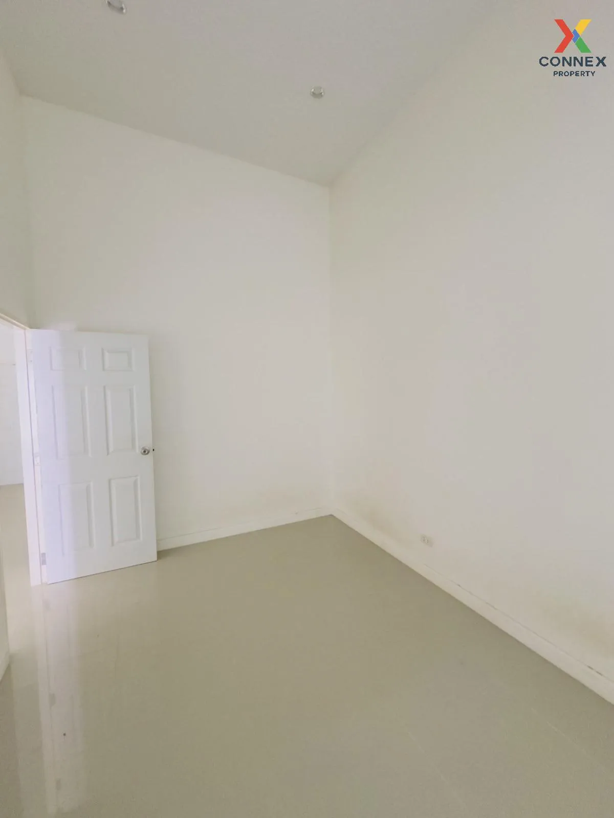 ขายทาวน์เฮ้าส์/ทาวน์โฮม  หมู่บ้านสกายไลน์ อมตะ มาบยางพร ปลวกแดง ร 4