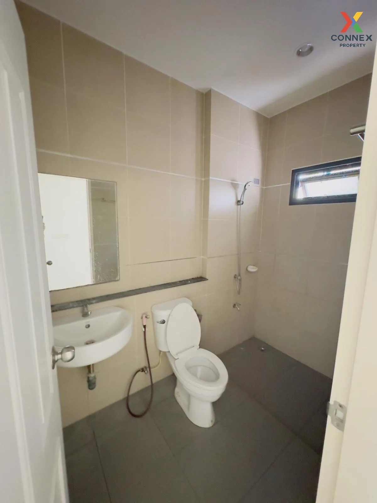 ขายทาวน์เฮ้าส์/ทาวน์โฮม  หมู่บ้านสกายไลน์ อมตะ มาบยางพร ปลวกแดง ร