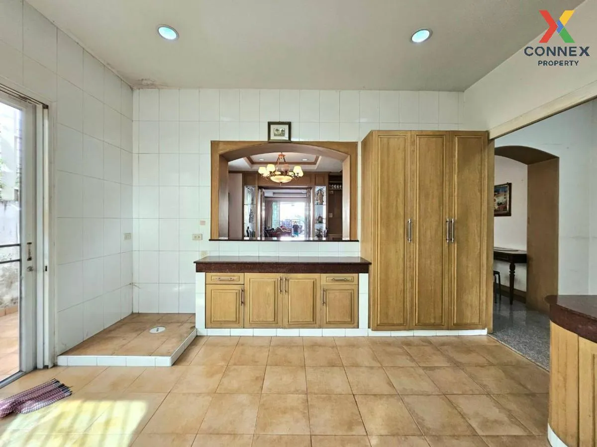 For Rent Townhouse/Townhome  ,  Baan Phattra Villa 4 , Bang Khlo 