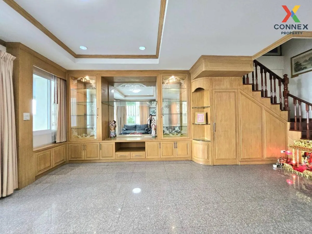 For Rent Townhouse/Townhome  ,  Baan Phattra Villa 4 , Bang Khlo 