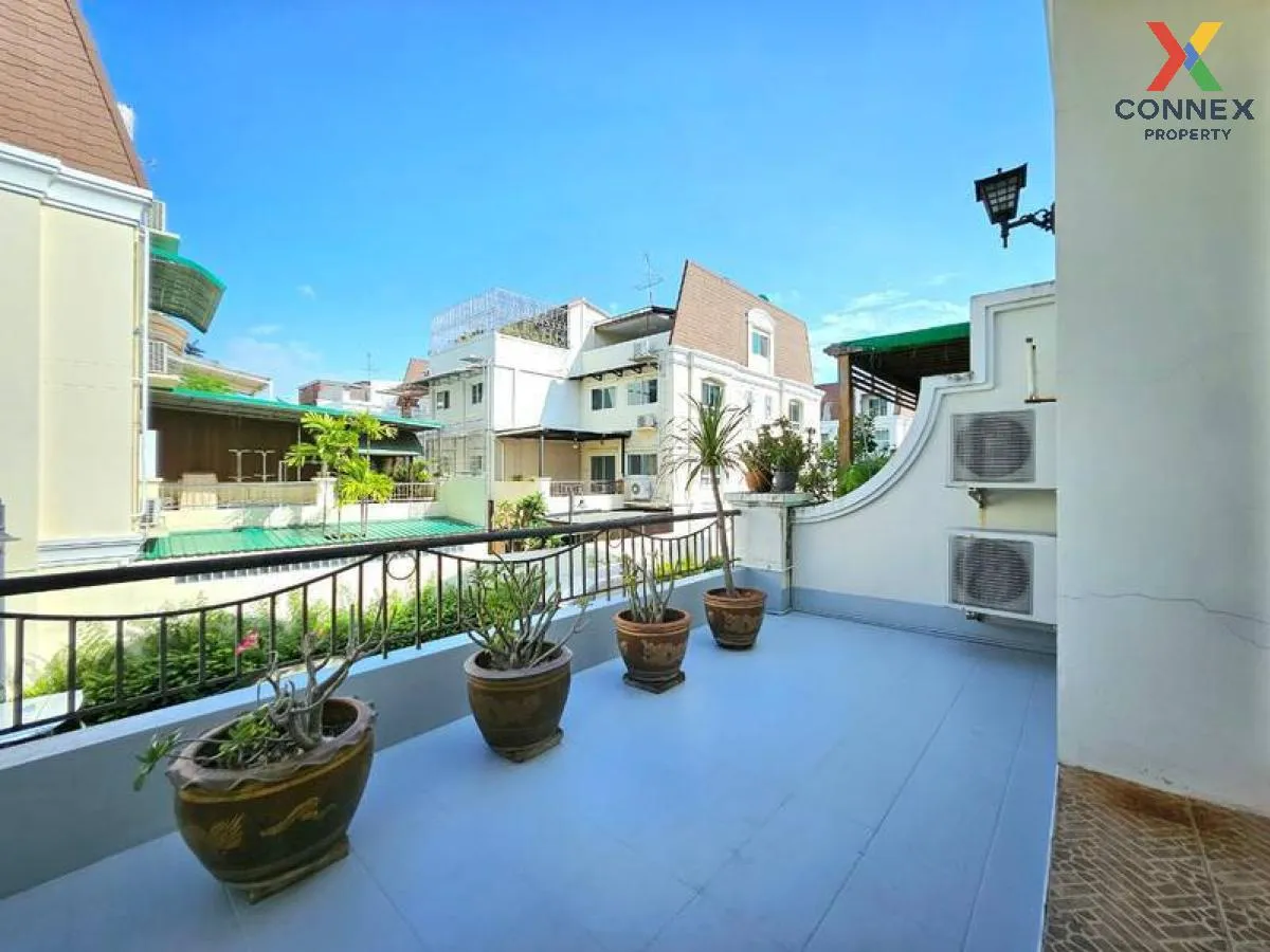 For Rent Townhouse/Townhome  ,  Baan Phattra Villa 4 , Bang Khlo 