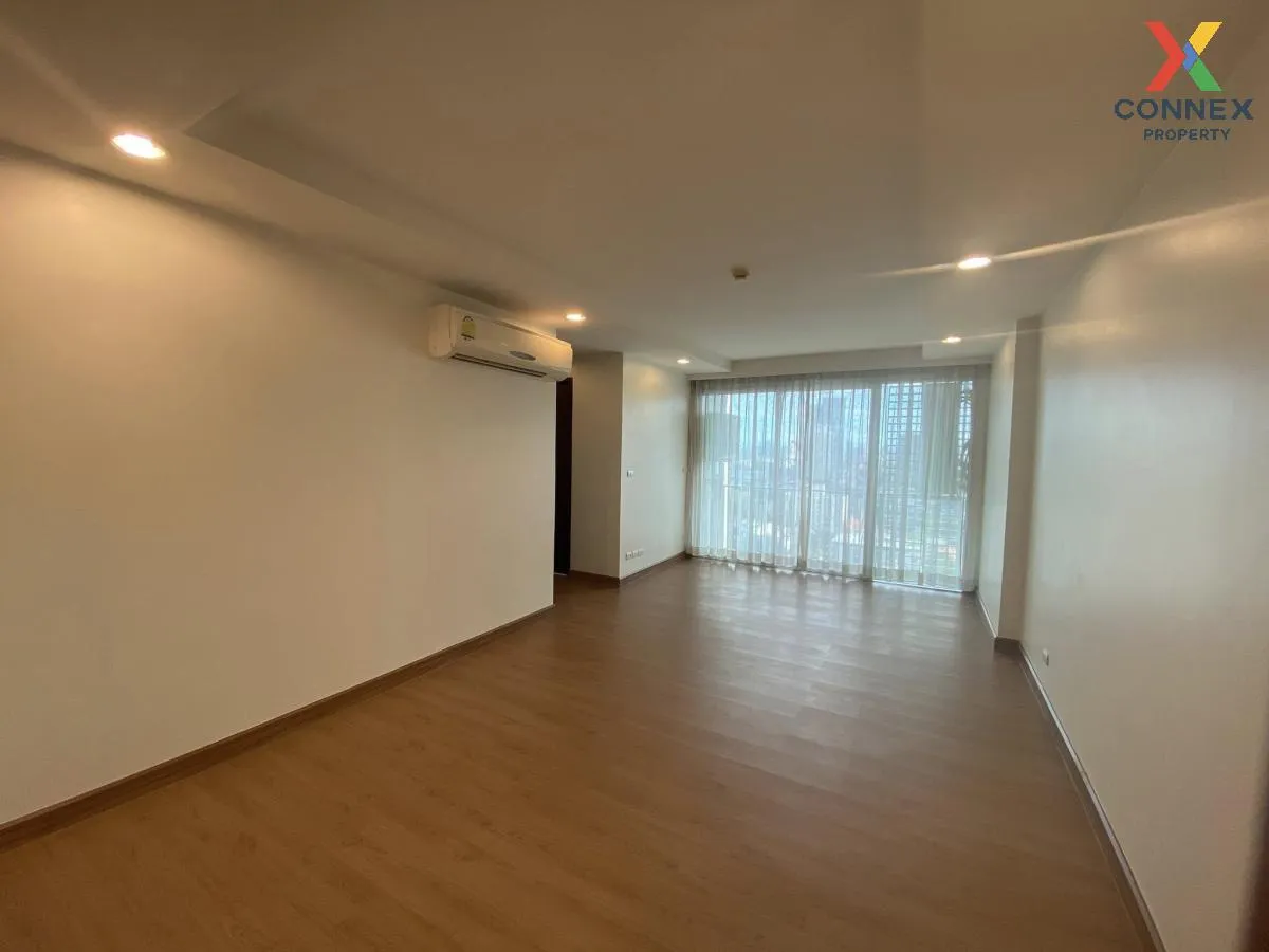 For Sale Condo , Abstracts Phahonyothin Park , corner unit , BTS- 1