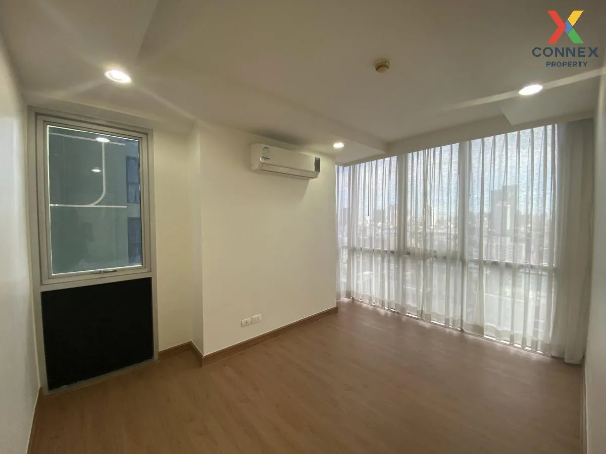 For Sale Condo , Abstracts Phahonyothin Park , corner unit , BTS-