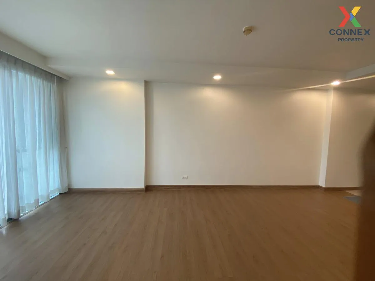 For Sale Condo , Abstracts Phahonyothin Park , corner unit , BTS-