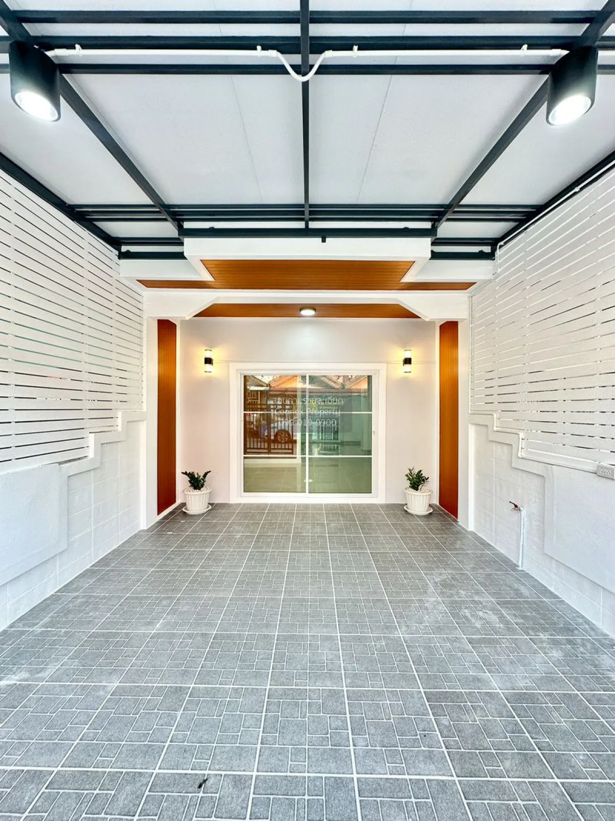 For Sale Townhouse/Townhome  , Baan Chittakan , newly renovated , 1