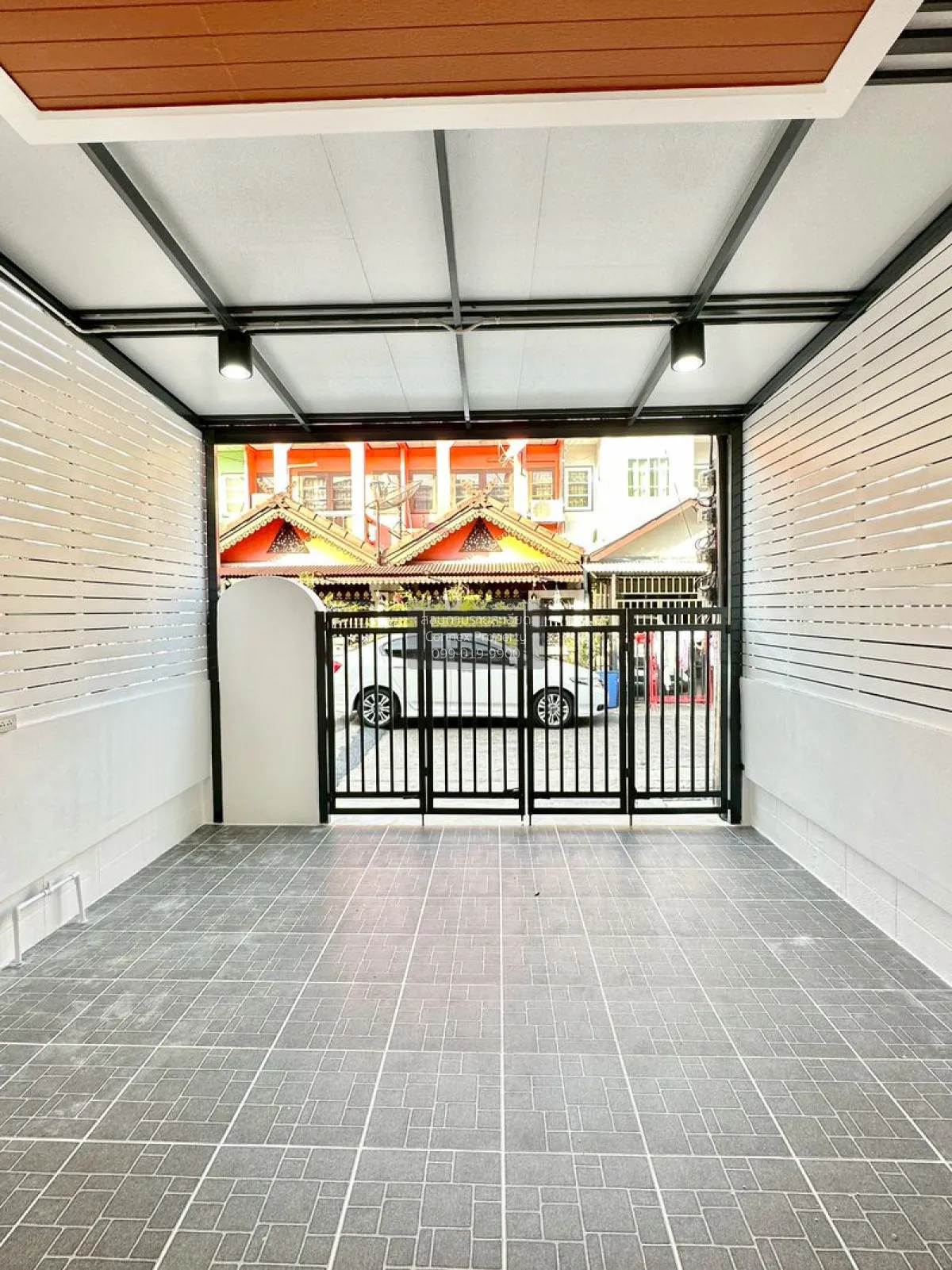 For Sale Townhouse/Townhome  , Baan Chittakan , newly renovated , 2