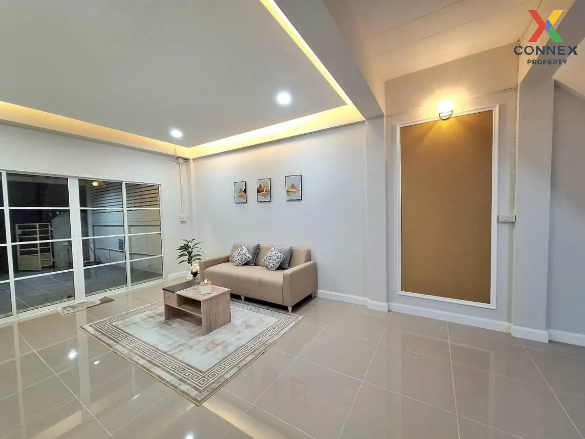 ขายทาวน์เฮ้าส์/ทาวน์โฮม  บ้านเพชรสยาม 1 รีโนเวทใหม่ หนองแขม เขต ห