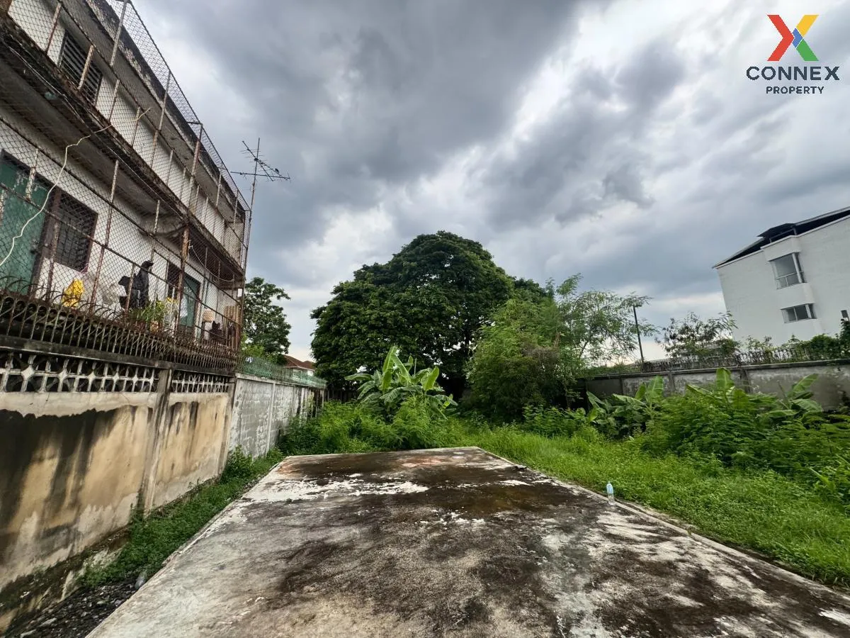 For Sale Land plot on Lat Phrao–Wang Hin, prime location with mai 3