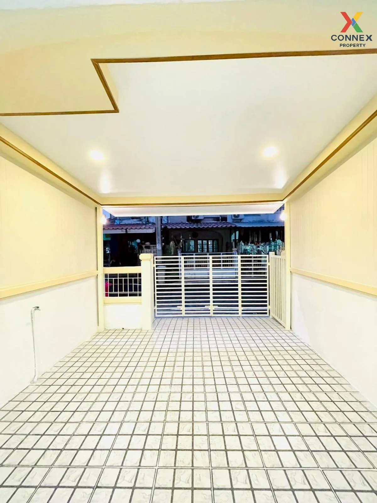 ขายทาวน์เฮ้าส์/ทาวน์โฮม  บ้านบัวทอง 2 รีโนเวทใหม่ บางรักพัฒนา บาง 4