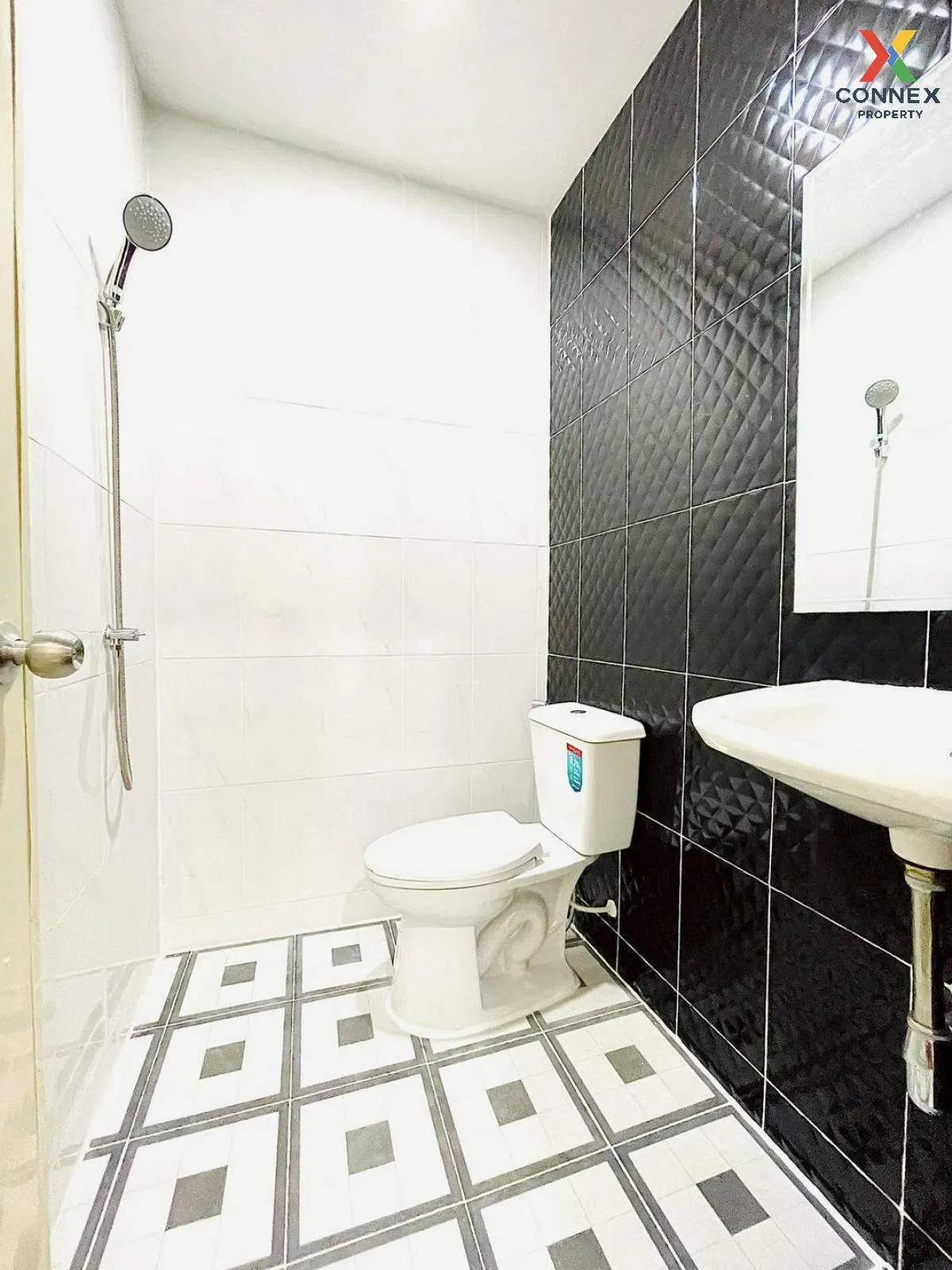 ขายทาวน์เฮ้าส์/ทาวน์โฮม  บ้านบัวทอง 2 รีโนเวทใหม่ บางรักพัฒนา บาง