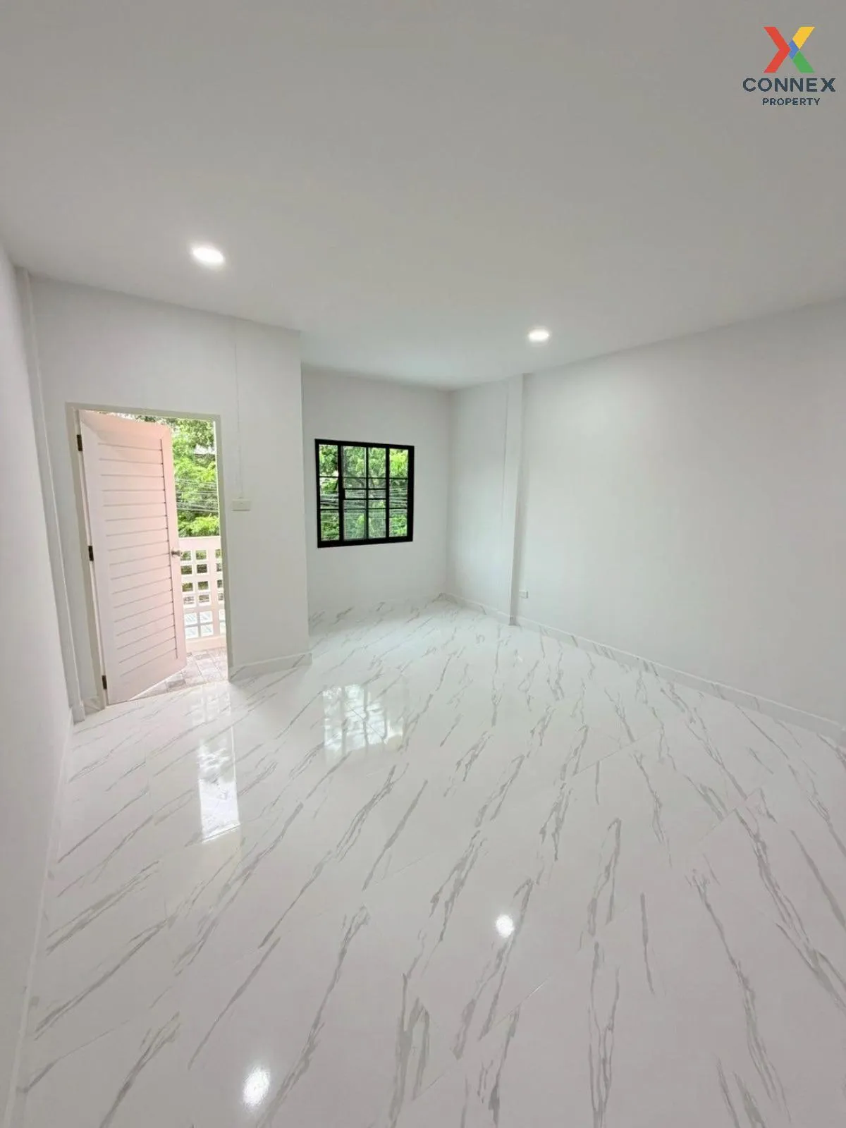 For Sale Townhouse/Townhome  , Baan Thanarnin , newly renovated ,