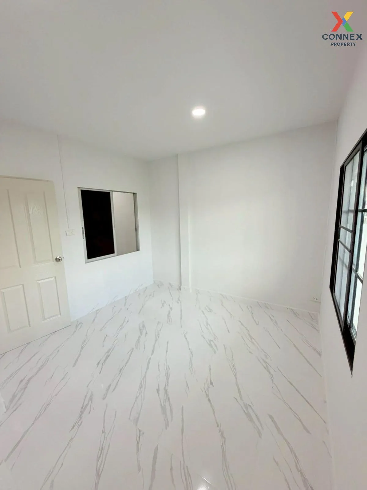 For Sale Townhouse/Townhome  , Baan Thanarnin , newly renovated ,