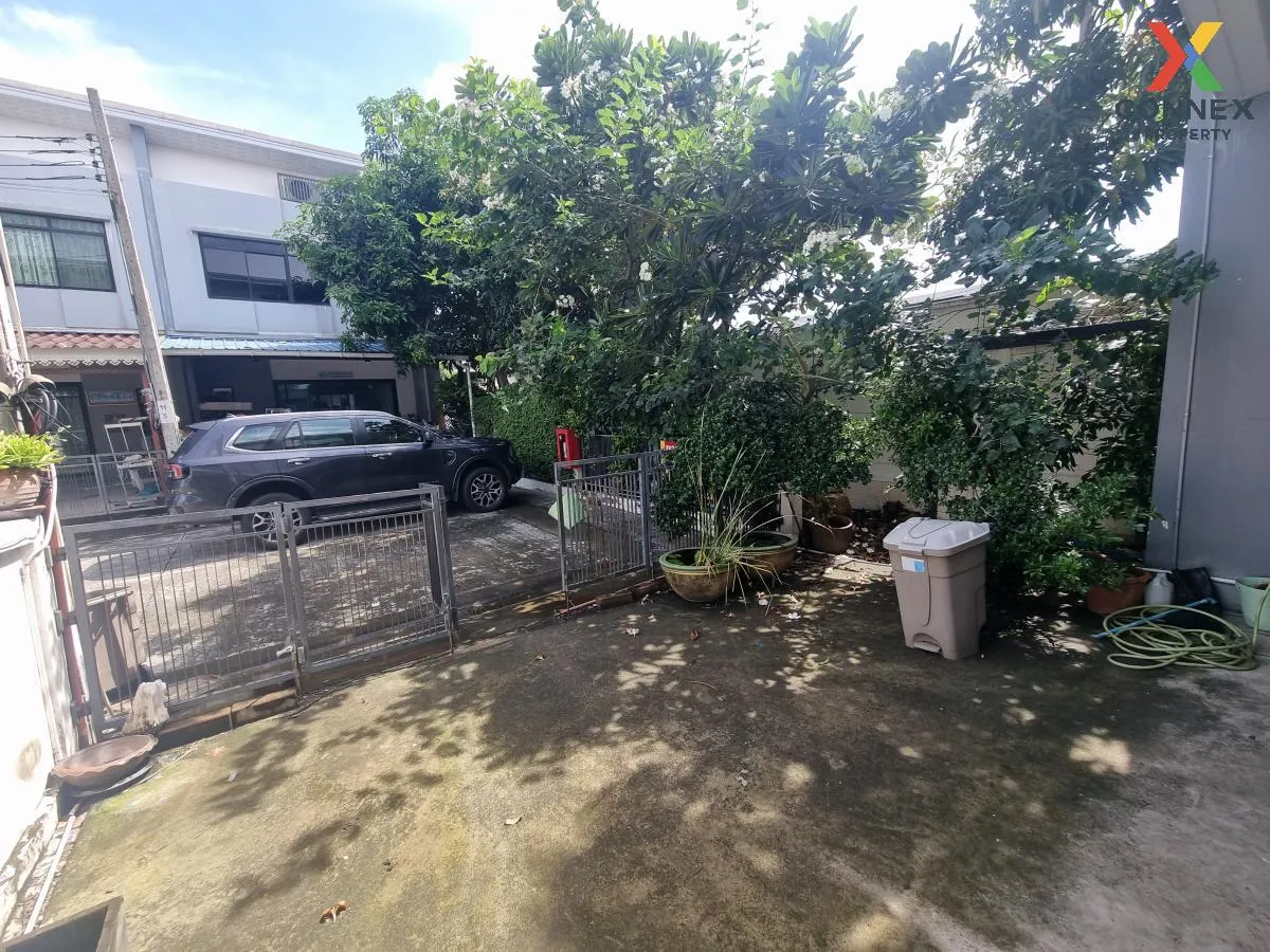 For Sale Townhouse/Townhome  , STORIES ONNUCH - WONGWAEN , Dok Ma