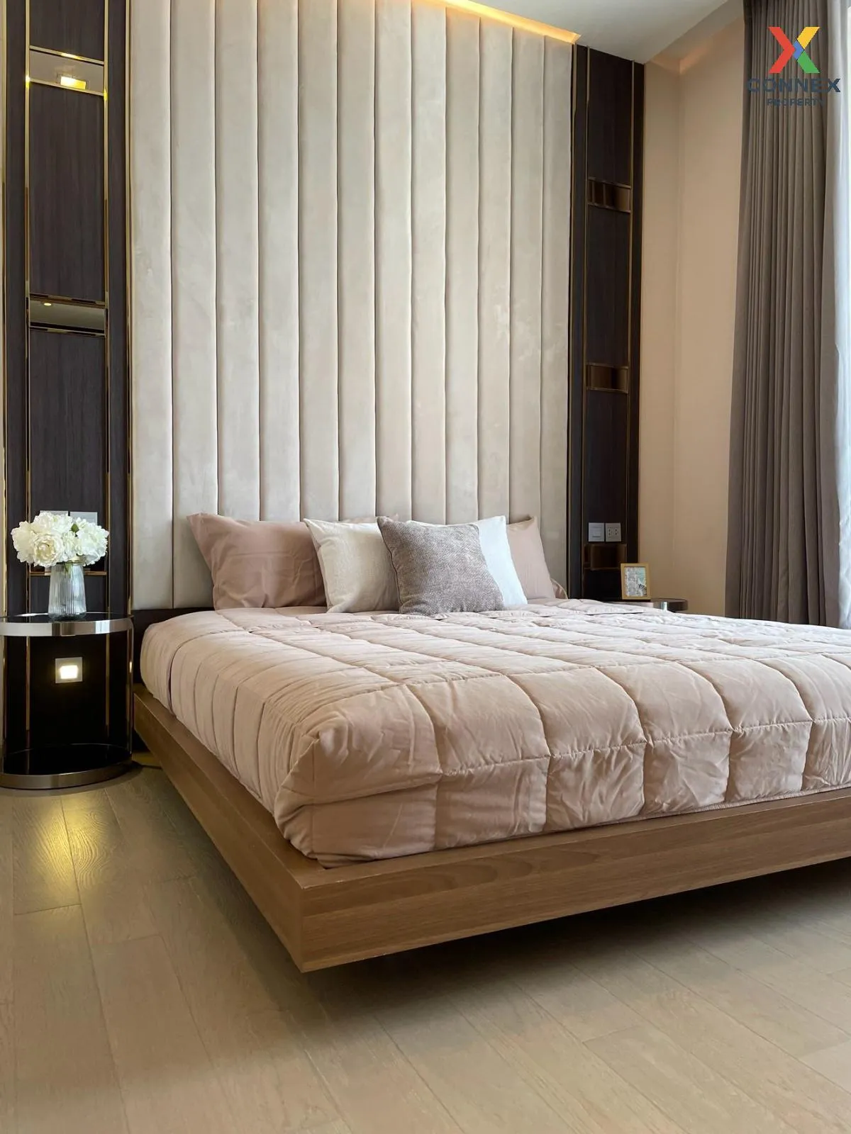 ขายคอนโด  ดิ เอส อโศก BTS-อโศก คลองเตยเหนือ เขต วัฒนา กรุงเทพ CX-