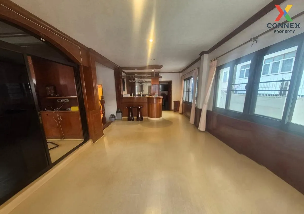 เช่าบ้านเดี่ยวให้เช่า , รัชดา ห้องมุม หน้ากว้าง สามเสนนอก เขต ห้ว