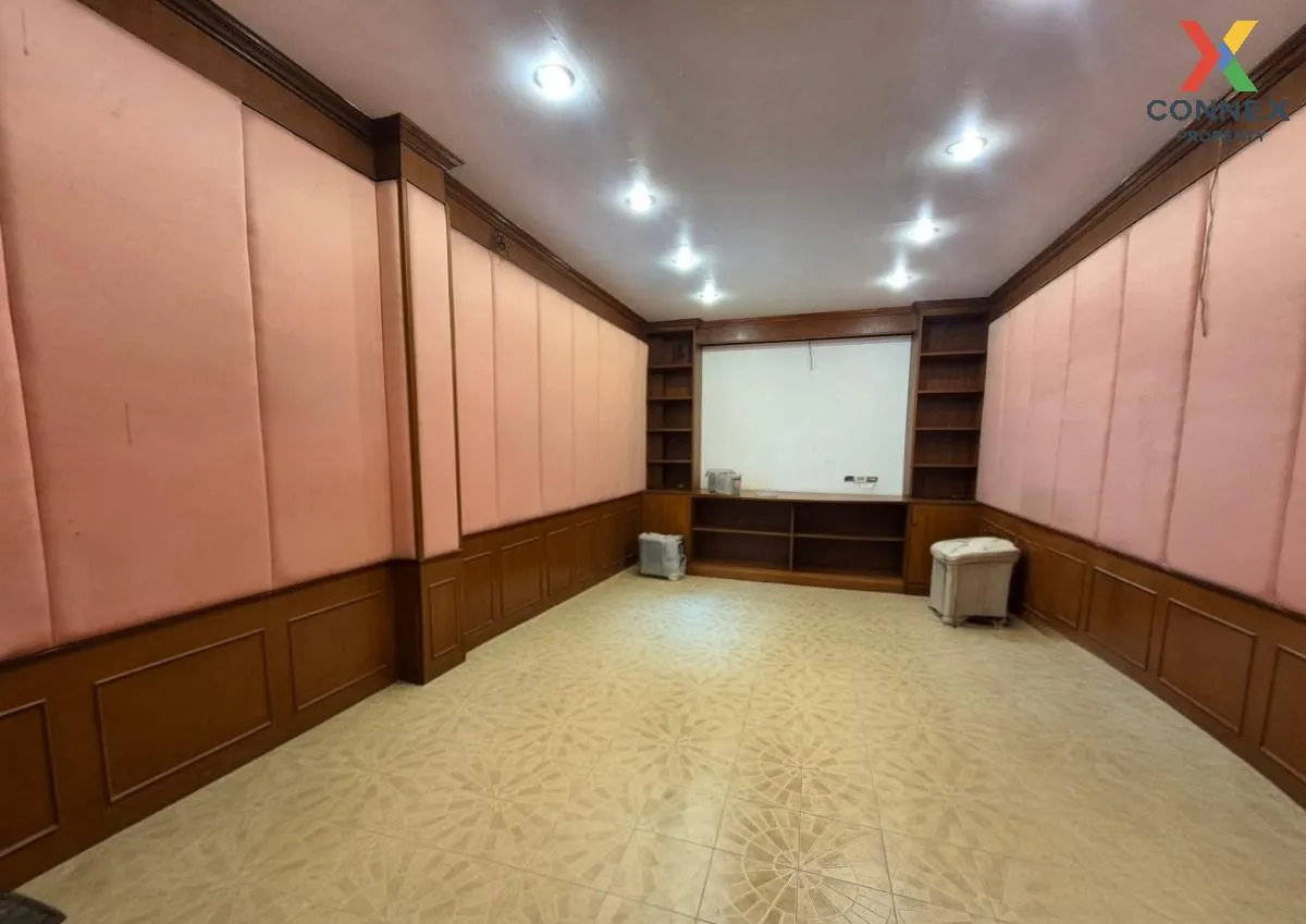 เช่าบ้านเดี่ยวให้เช่า , รัชดา ห้องมุม หน้ากว้าง สามเสนนอก เขต ห้ว