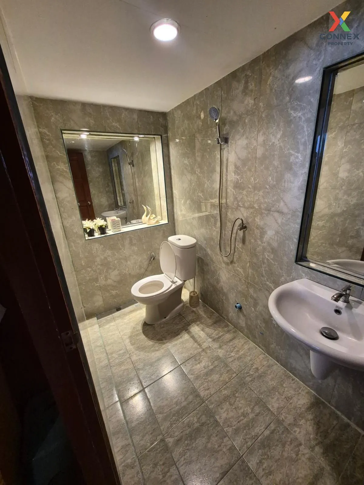 เช่าบ้านเดี่ยวให้เช่า , รัชดา ห้องมุม หน้ากว้าง สามเสนนอก เขต ห้ว