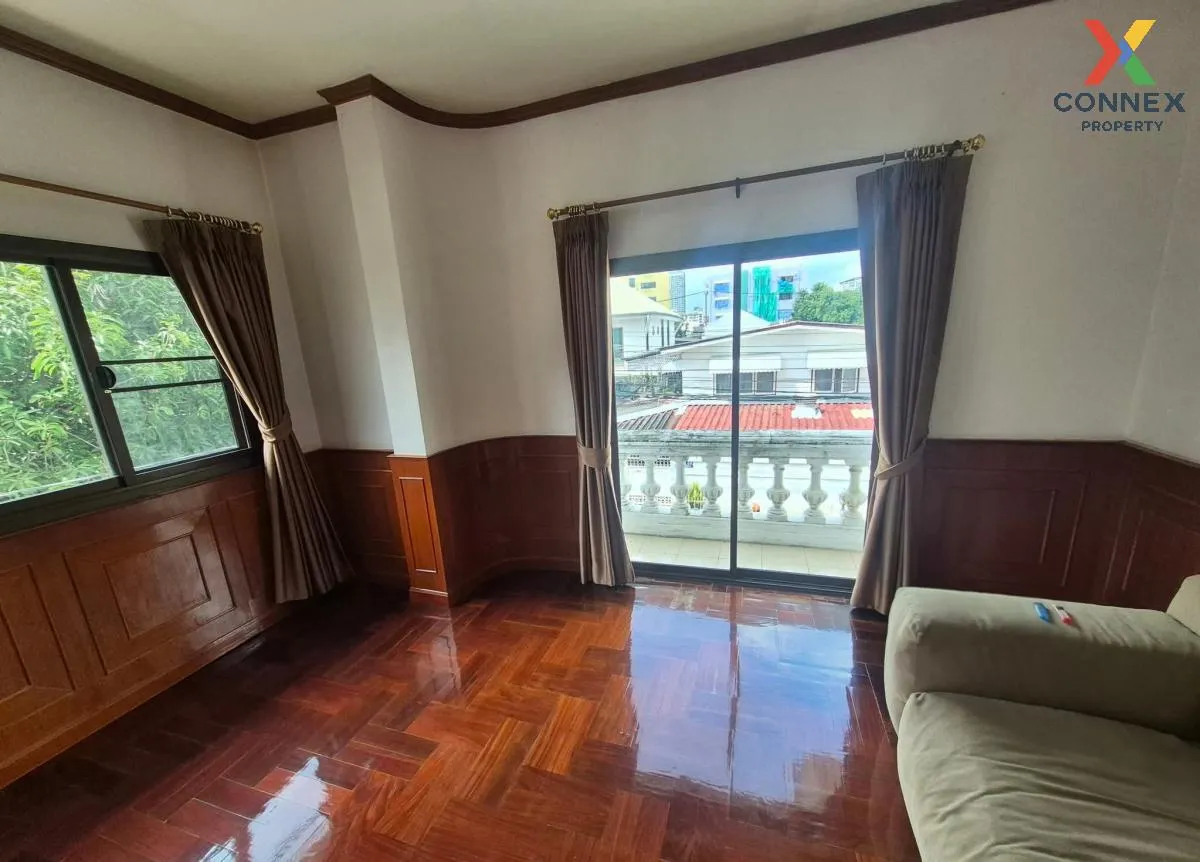 เช่าบ้านเดี่ยวให้เช่า , รัชดา ห้องมุม หน้ากว้าง สามเสนนอก เขต ห้ว