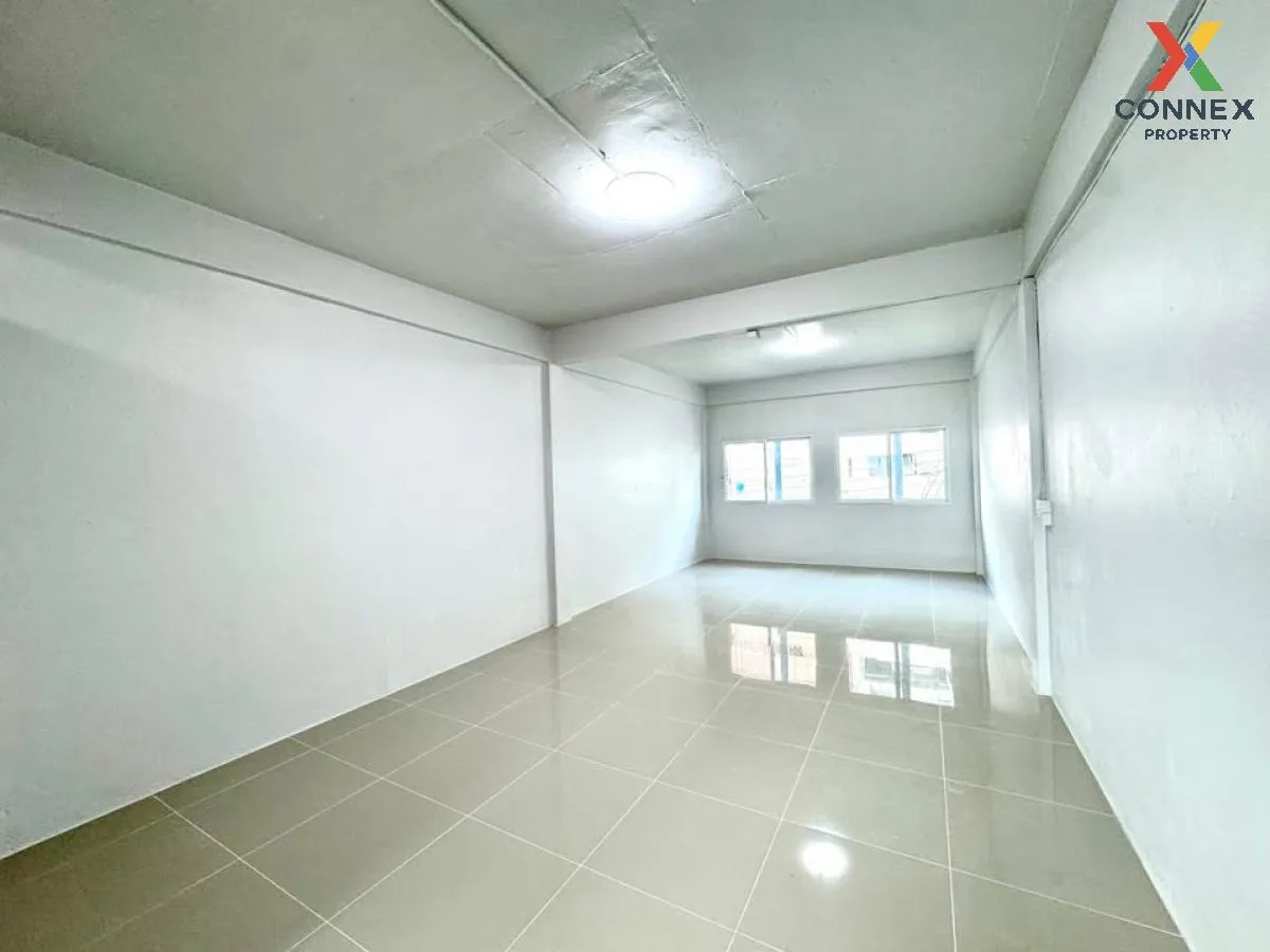 For Rent Shophouses near Mengjai Intersection , Sam Saen Nok , Hu