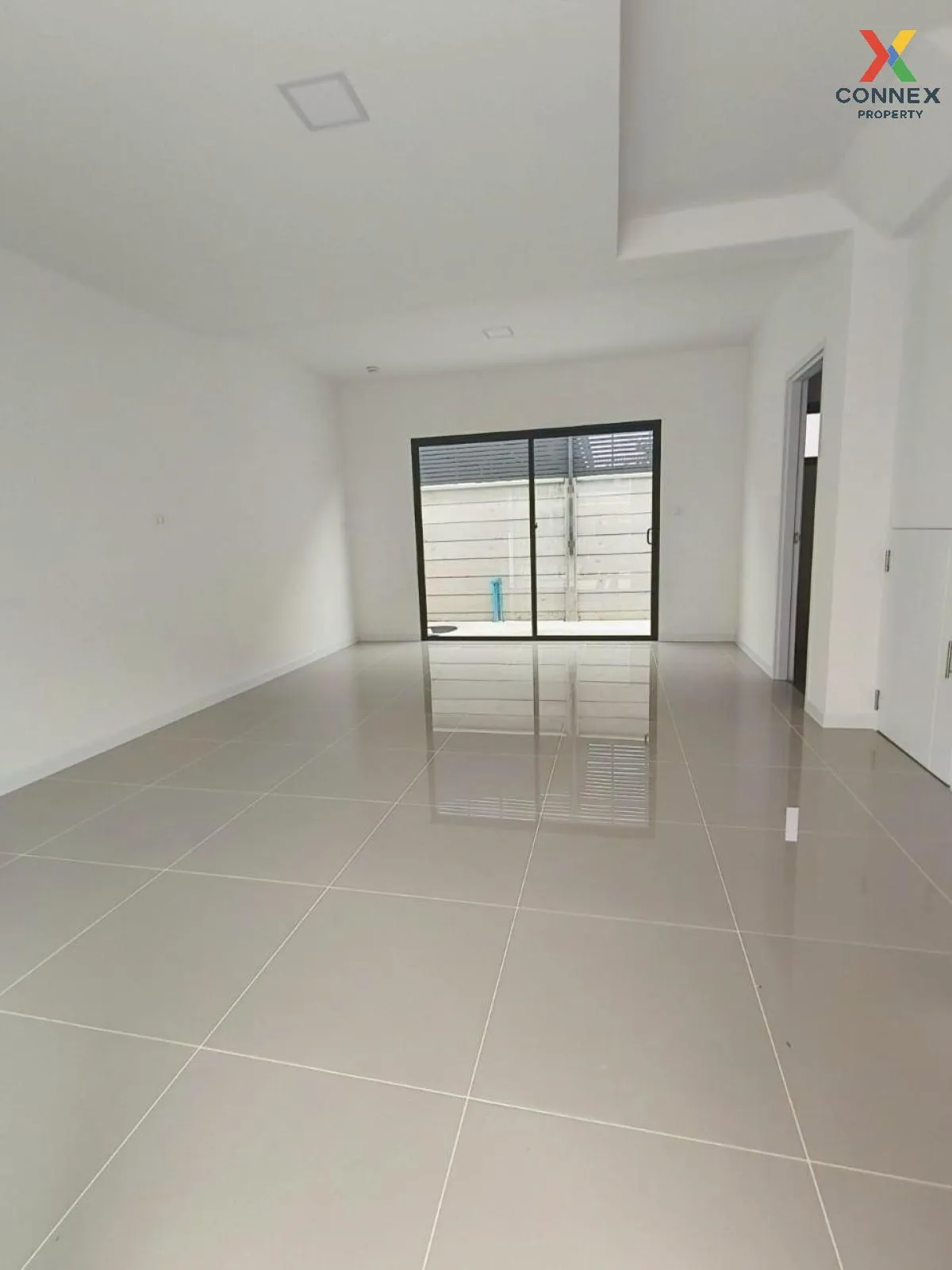 For Rent Townhouse/Townhome  , The Connect Prachauthit , Nai Khlo 2