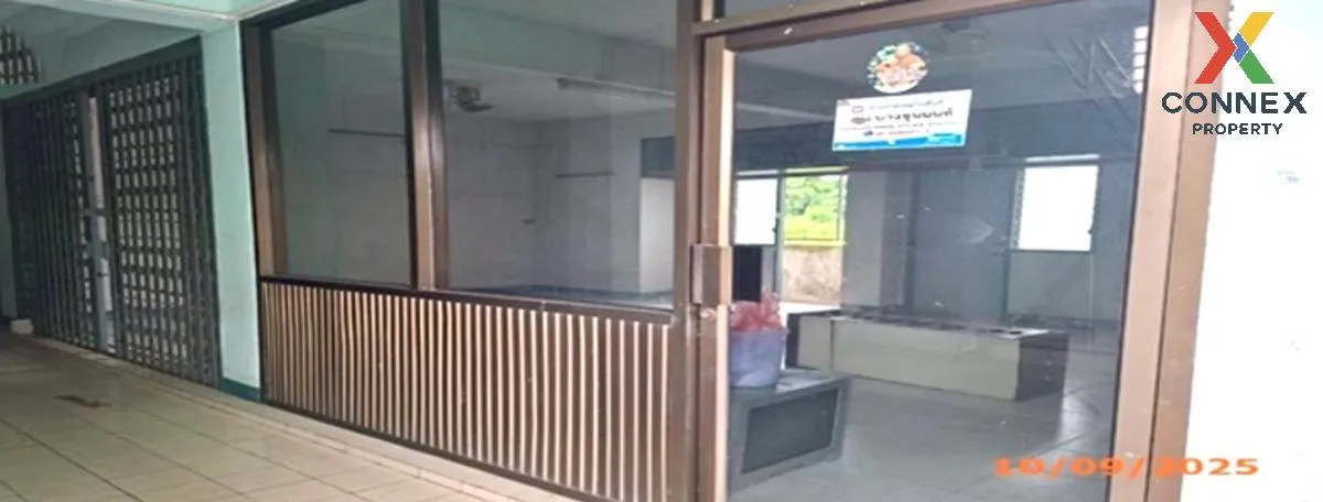 For Sale 4 - storey apartment area 1948 square meters Bangkok Noi