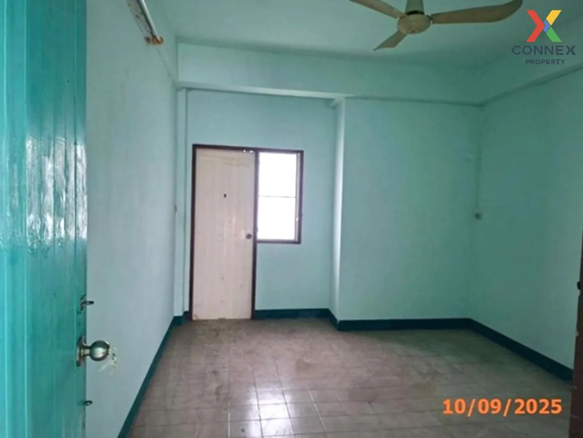 For Sale 4 - storey apartment area 1948 square meters Bangkok Noi